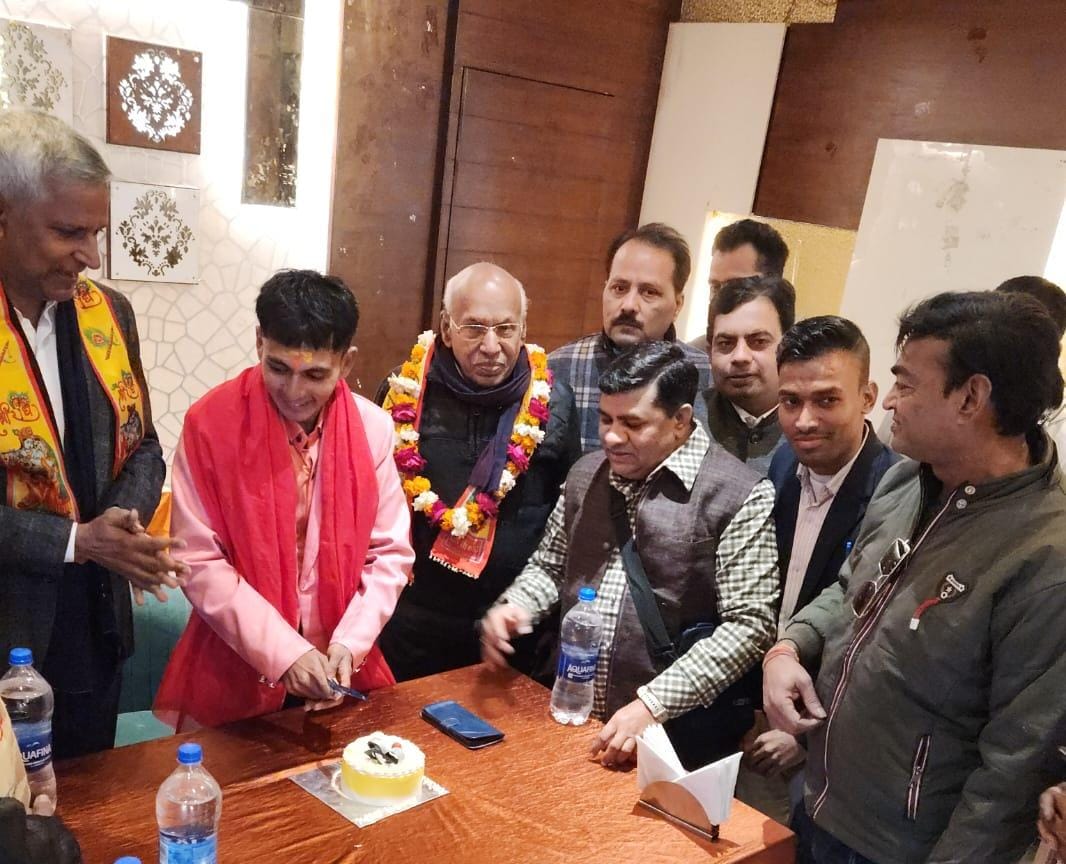 धूमधाम के साथ मनाया गया पत्रकार कृष्ण गुप्ता का जन्मदिन डीएम, पत्रकार व अन्य अधिकारी रहे मौजूद