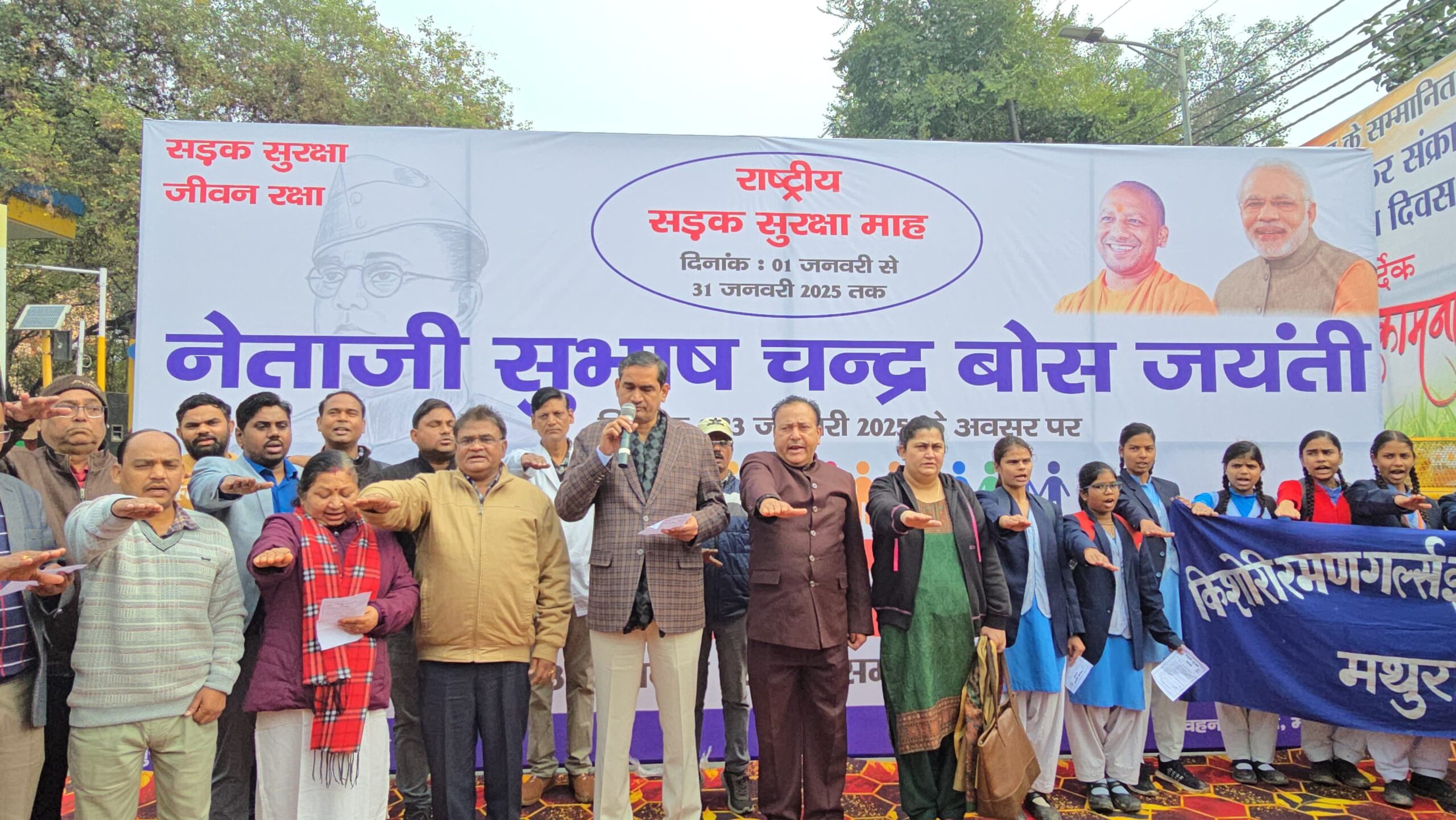 वाहन चलाते समय यातायात नियमों का करें पालन- चंद्रप्रकाश सिंह