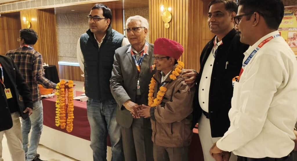 RTI एक्टिविस्ट बालकृष्ण अग्रवाल को जयपुर में किया सम्मानित
