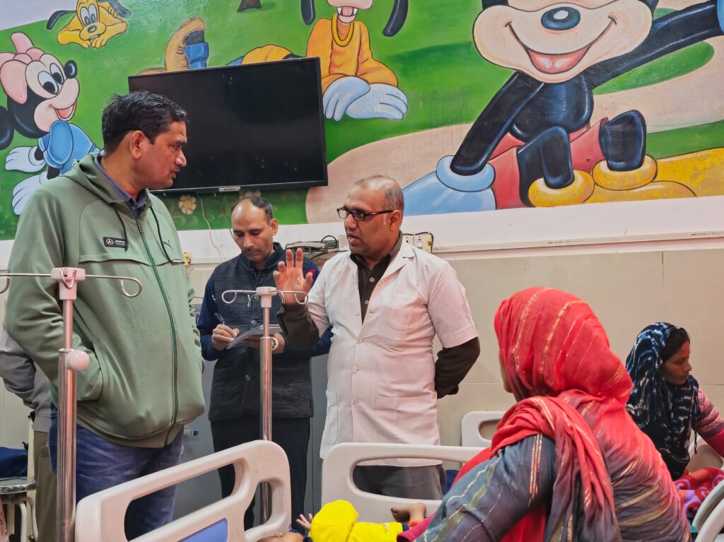 जिलाधिकारी ने सौ शैय्या अस्पताल का औचक निरीक्षण किया
