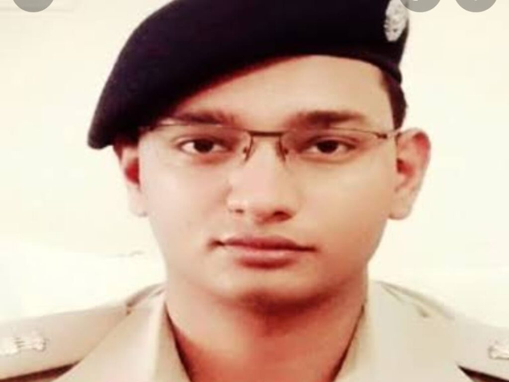 देश विदेश से आने वाले श्रद्धालु मथुरा से अच्छी छवि लेकर जाएं : श्लोक कुमार