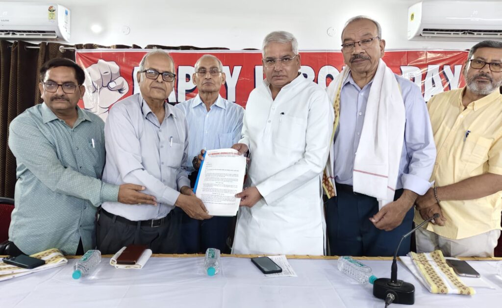 पत्रकारों की समस्या समाधान की वकालत मुख्यमंत्री से करूंगा : मयंकेश्वर शरण सिंह