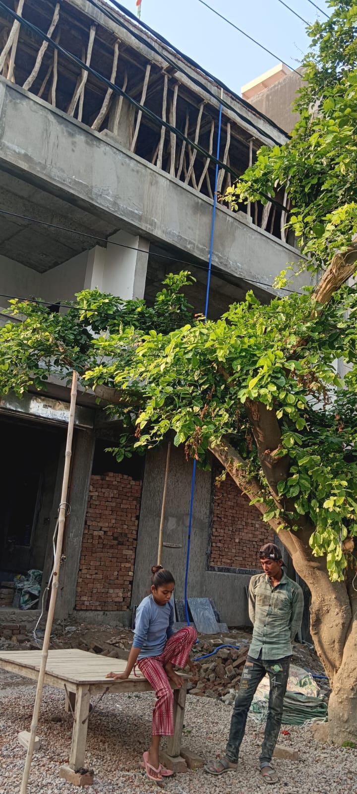 मथुरा वृंदावन विकास प्राधिकरण के संरक्षण में हो रहा है अवैध निर्माण