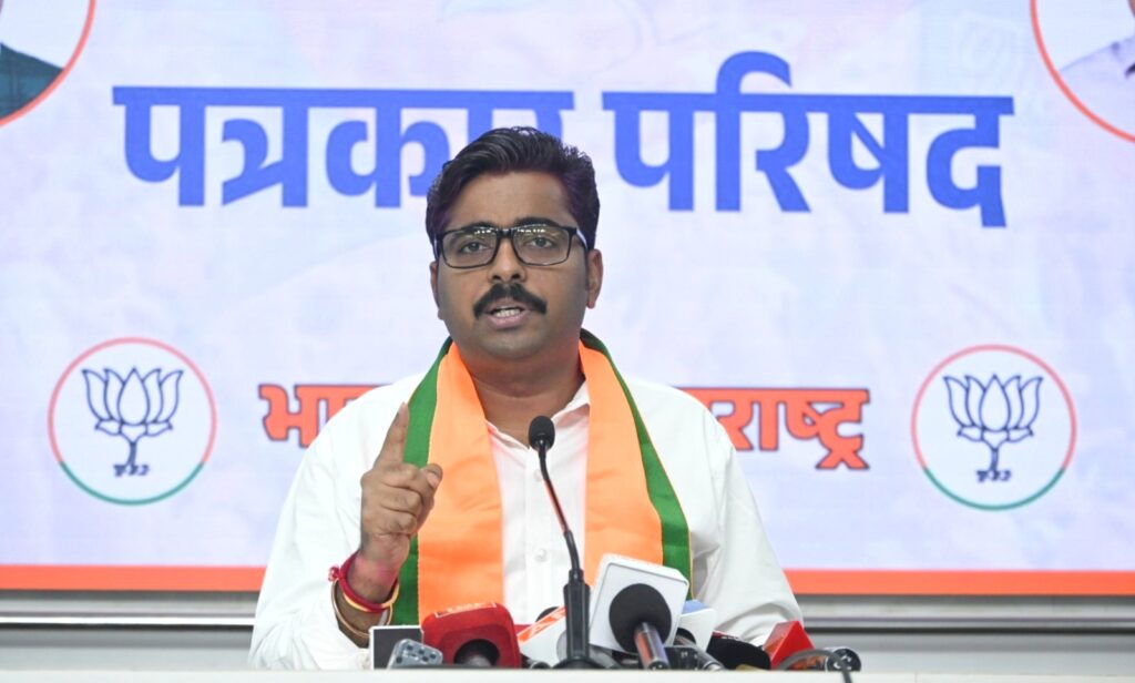 बाला साहब ठाकरे का नाम भी लेने का संजय राउत को कोई अधिकार नही: नवनाथ बन