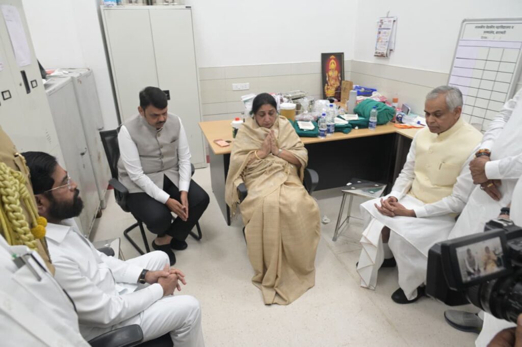 राज्यपाल, मुख्यमंत्री और उपमुख्यमंत्री ने सुनेत्रा पवार से मिलकर जताई संवेदना
