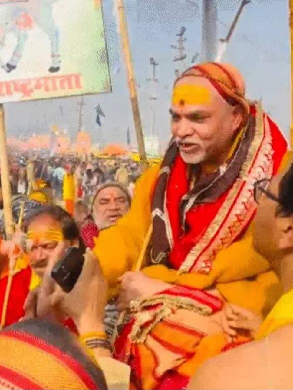 स्वामी अविमुक्तेश्वरानंद प्रकरण पर वह भी हमलावर हैं जिनके हाथ संतो और श्रद्धालुओं के मानमर्दन रंगे हैं!