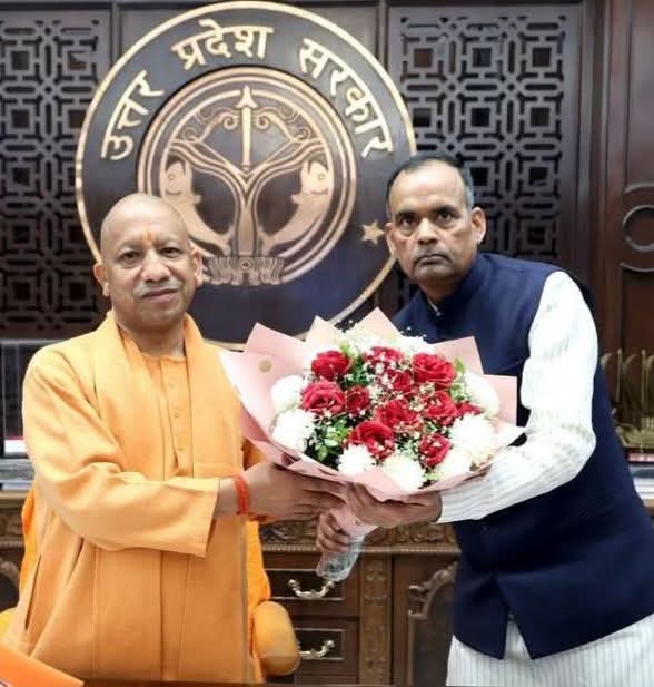 बस्ती मंडल के कुर्मी क्षत्रप रामप्रसाद चौधरी के पूर्व सांसद भतीजे से मिल कर योगी ने अखिलेश की नींद उड़ाई!