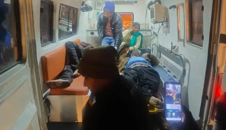 रफ्तार का कहर: कंटेनर की टक्कर से 6 यात्रियों के शरीर के उड़े चीथड़े