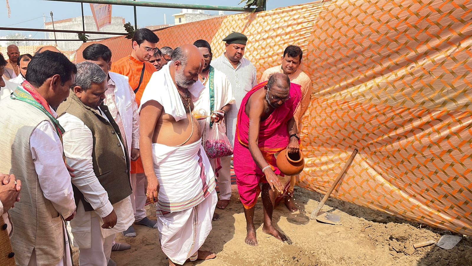 गोवर्धन मथुरा में बनेगा गुरुकुल,छात्र निःशुल्क लेंगे वेदों का ज्ञान