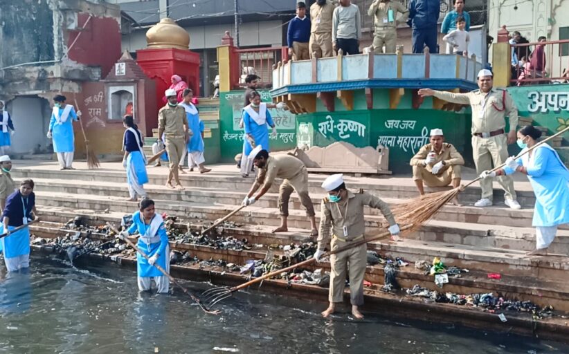 अमृत परियोजना के तहत निरंकारी भक्तों ने चमकाए यमुना के घाट