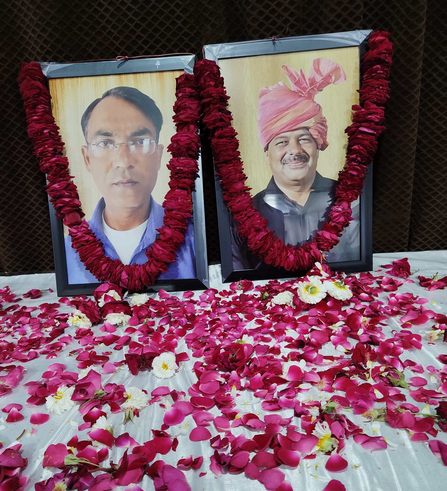 दिवंगत पत्रकारों को यू.पी. प्रेस क्लब में भावभीनी श्रद्धांजलि