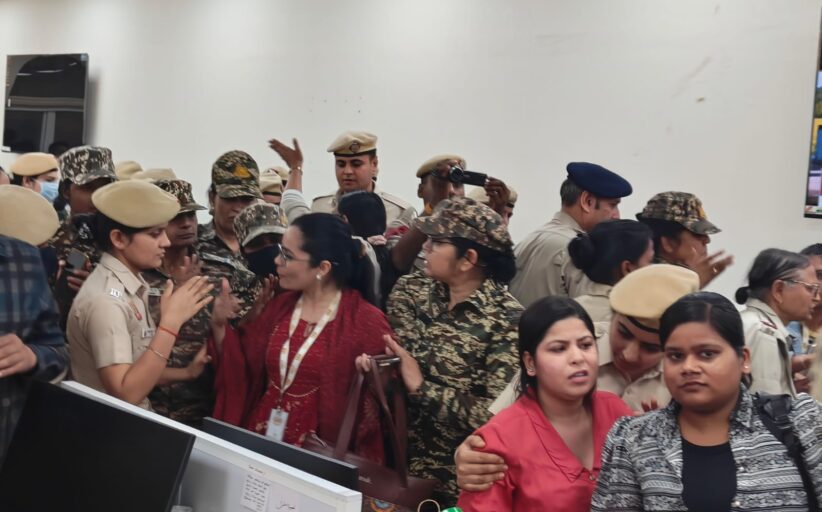 UNI मुख्यालय के पत्रकारों-कर्मचारियों को पुलिस ने बलपूर्वक बाहर निकाल किया परिसर सील