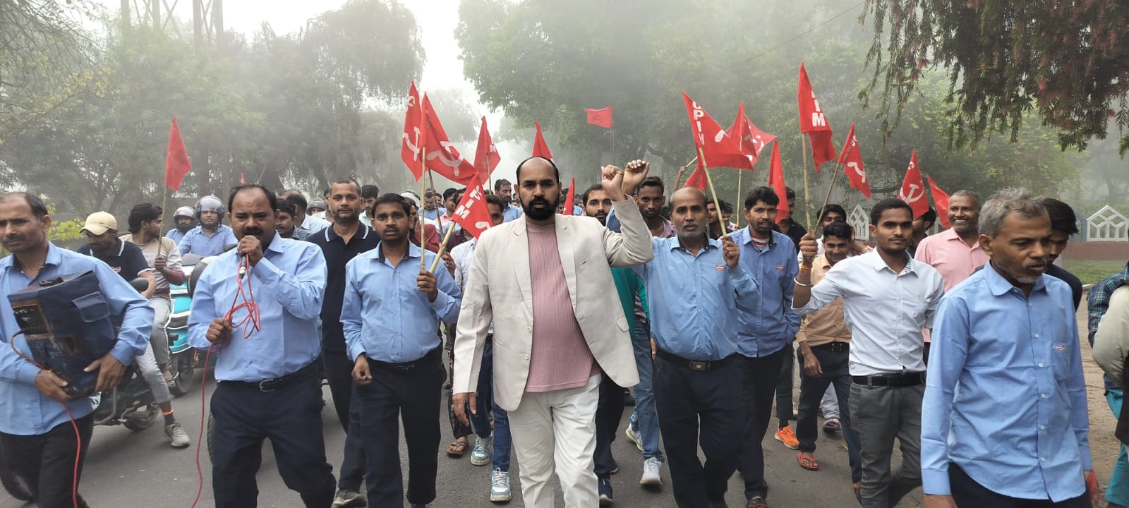 श्रम कानूनों में बदलाव कर मज़दूरों के अधिकारों को किया जा रहा कमज़ोर:CPM