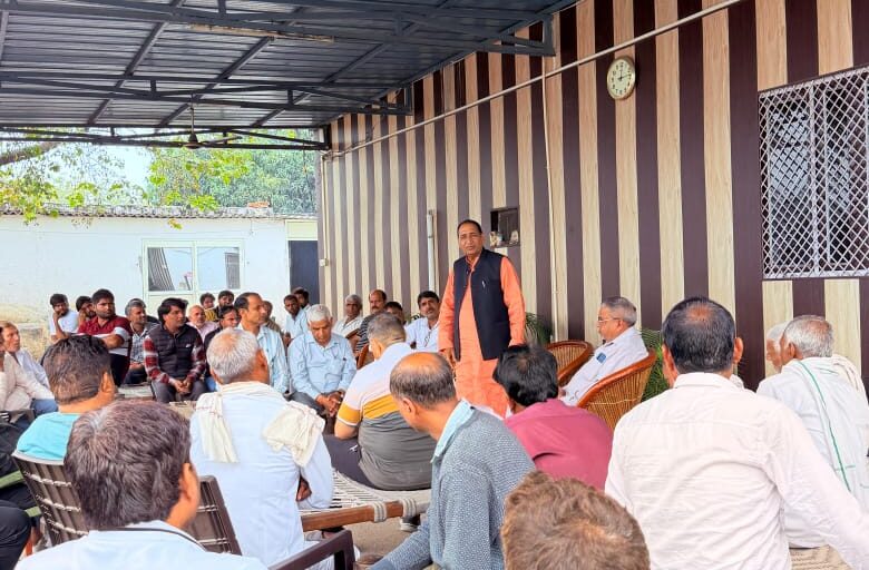 हवाई अड्डे के उद्घाटन में जुटी प्रशासनिक मशीनरी तो जनप्रतिनिधियों ने संभाला भीड़ जुटाने का जिम्मा