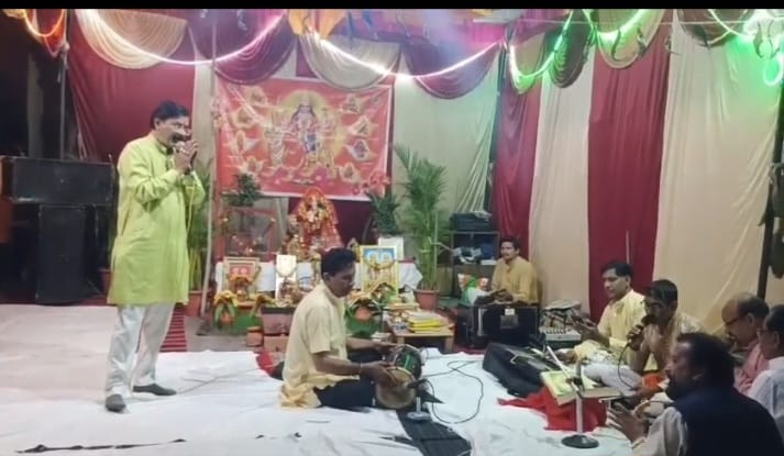 सूर्या रोशनी में सजा माता रानी का दरवार