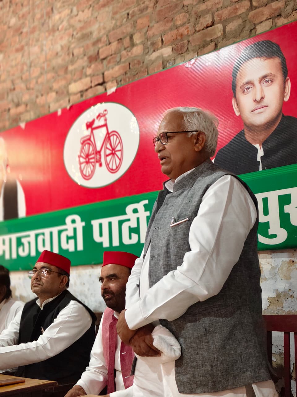 सम्राट अशोक के विचारों पर चलकर ही विश्व शांति और वैश्विक समाजवाद का किया जा सकता है निर्माण: बाबू सिंह कुशवाहा