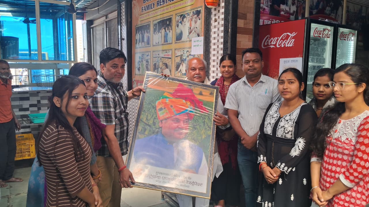 विधानसभा अध्यक्ष नरेन्द्र सिंह तोमर का लोगों ने किया जोरदार स्वागत