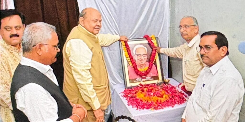 निष्पक्ष पत्रकारिता के प्रेरणास्रोत थे शीतला सिंह : न्यायमूर्ति डी.पी. सिंह 1000013917