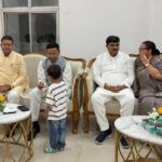 नई टीम बनाने से पहले पंकज चौधरी ने पुरानी टीम को भोज दिया!