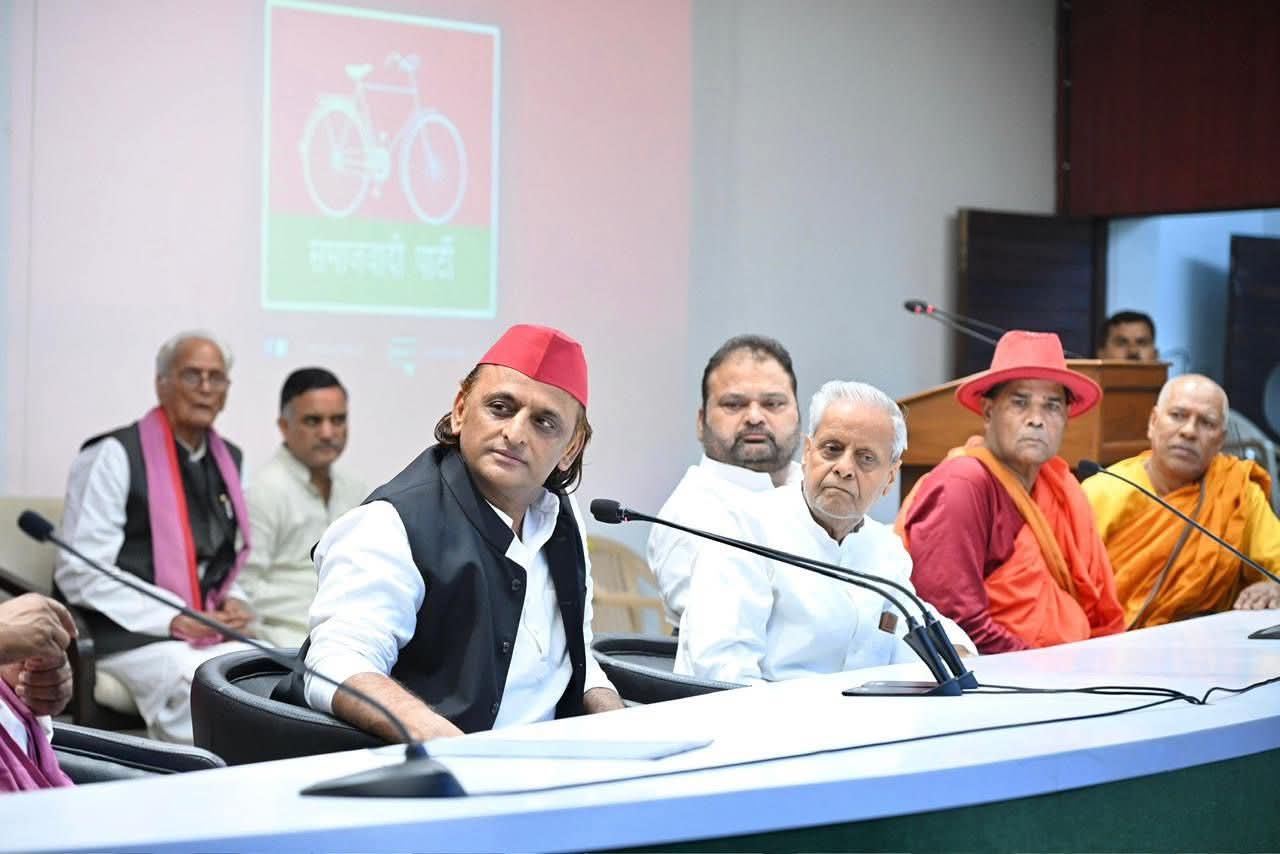 भाजपा सरकार ने अर्थव्यवस्था को कर दिया है तबाह: अखिलेश यादव