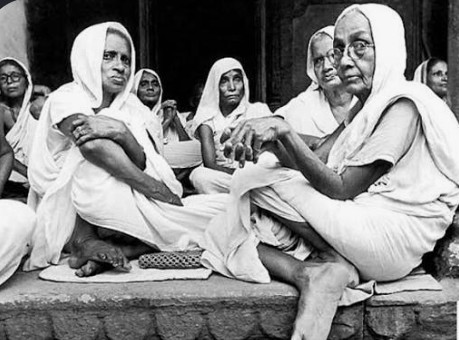 विधवाओं की सुध लेने की जरुरत