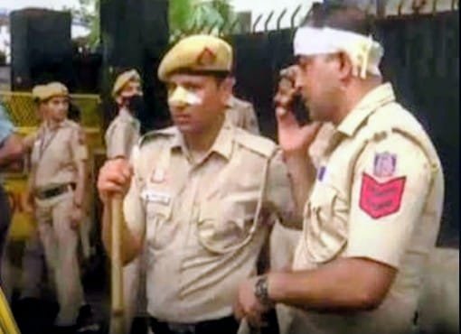 मार खाने के लिए नही है पुलिस वह भी इन्सान हैं उनकी भी सुरक्षा जरूरी