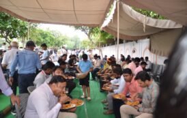 गुरु पूर्णिमा के अवसर पर योगदा आश्रम में नारायण सेवा गुरु लंगर के लिये उमड़ा जन समूह