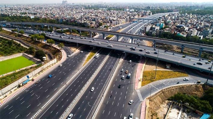 सुरंगों से एक्सप्रेसवे तक: सड़क परिवहन व्यवस्था का नया दौर